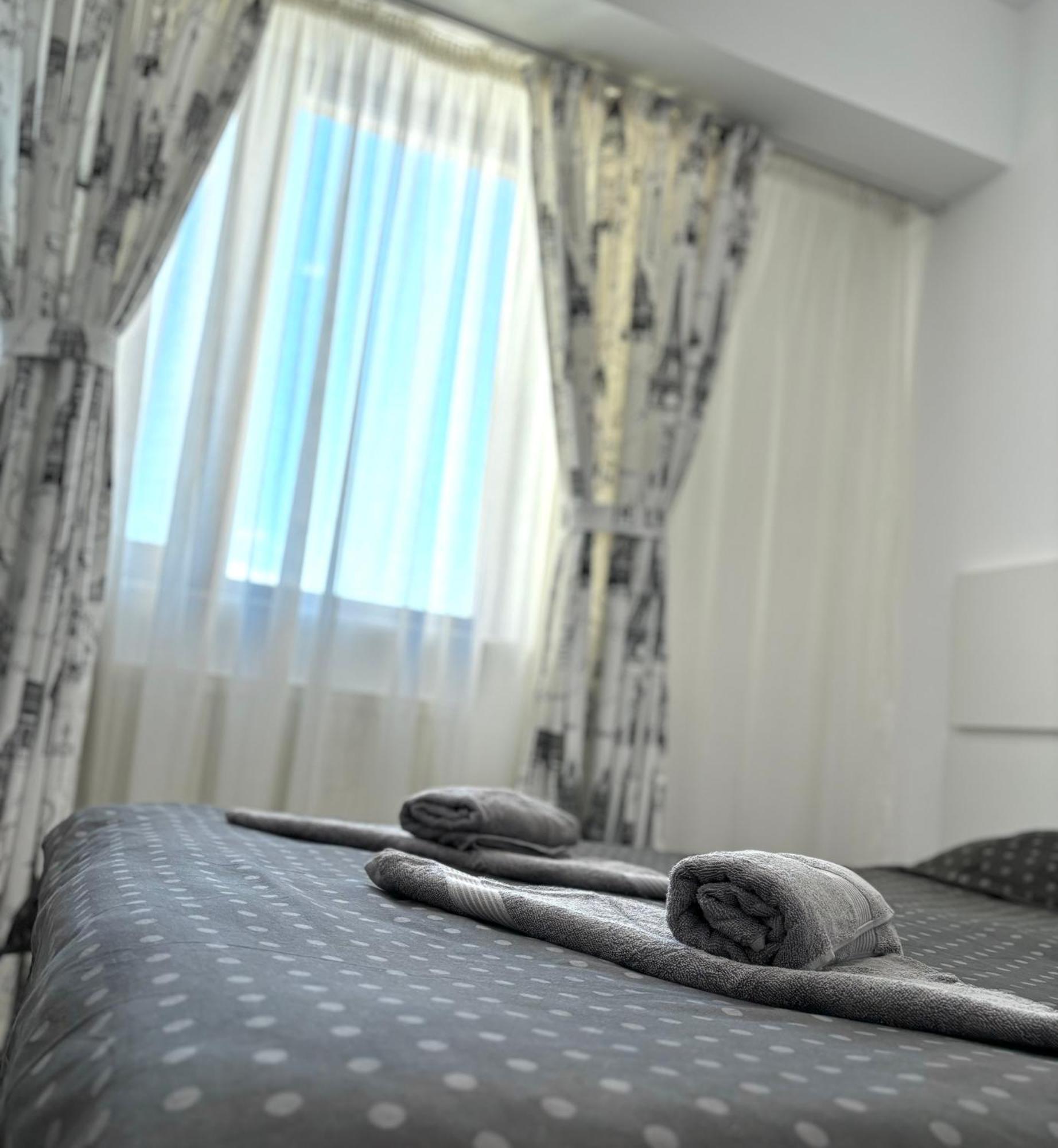 Taste Of Iasi - Two Room Apartment - Central - Sunset Touch Exteriör bild