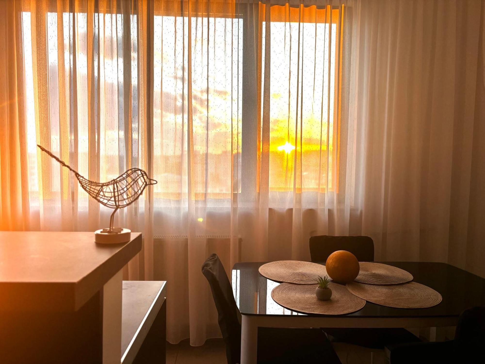 Taste Of Iasi - Two Room Apartment - Central - Sunset Touch Exteriör bild